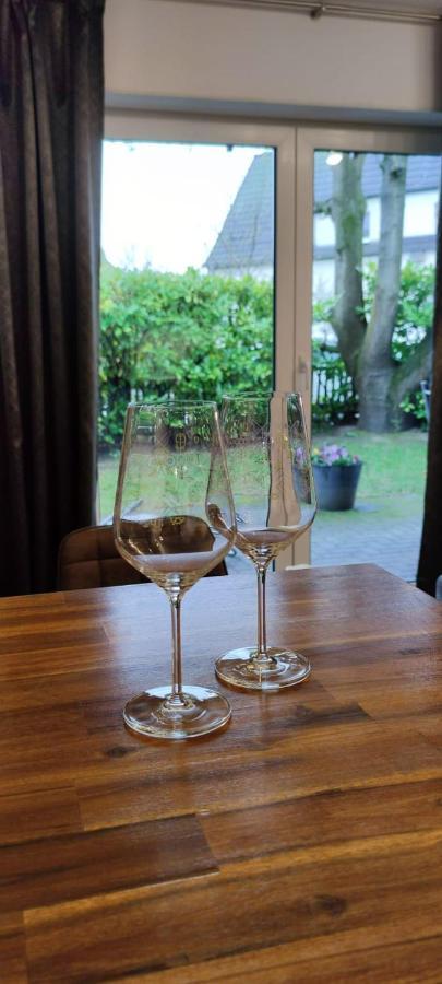 Apartment 1 Mit Terrasse Und Pkw-Stellplatz Leverkusen Zewnętrze zdjęcie