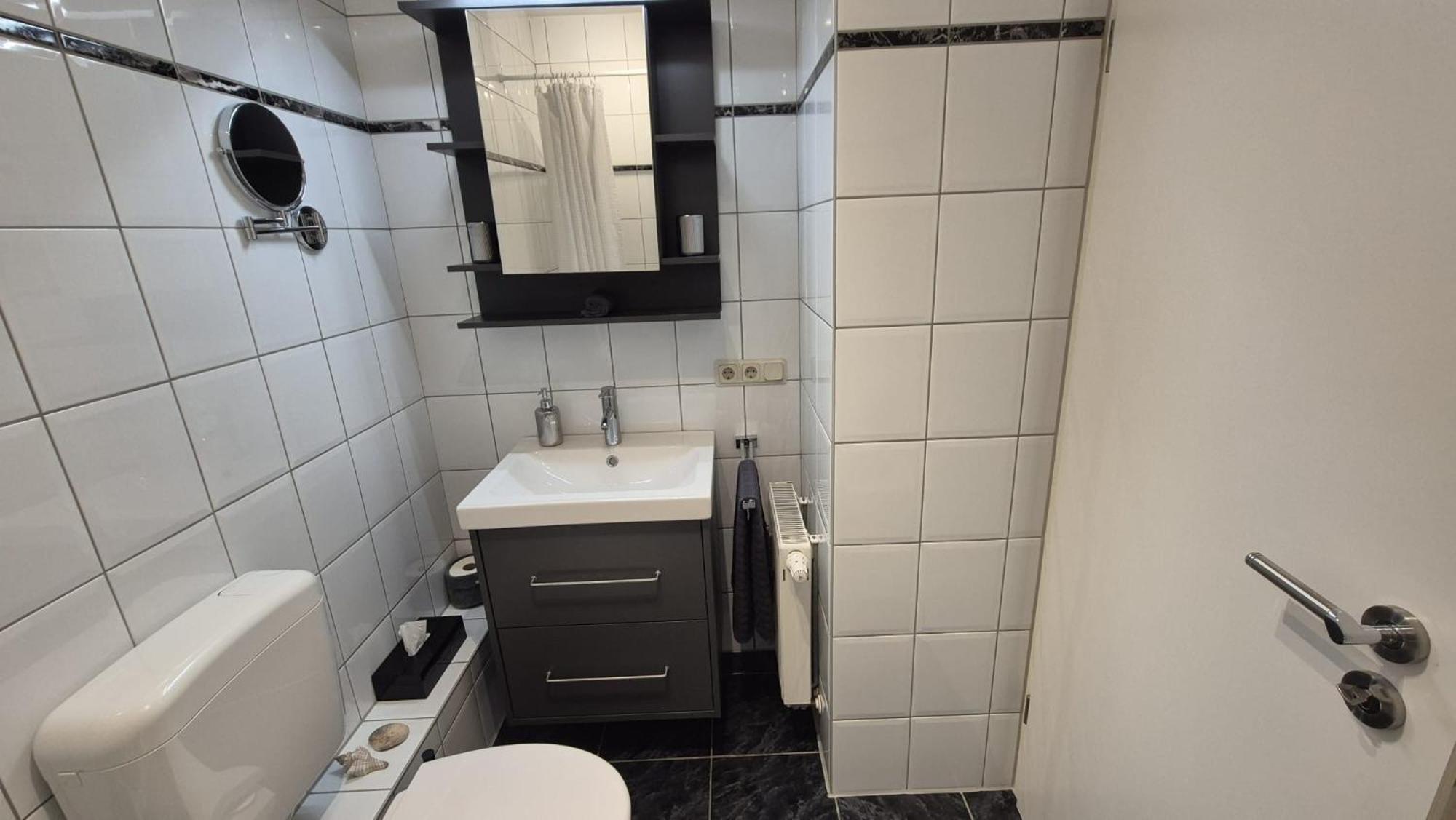 Apartment 1 Mit Terrasse Und Pkw-Stellplatz Leverkusen Zewnętrze zdjęcie