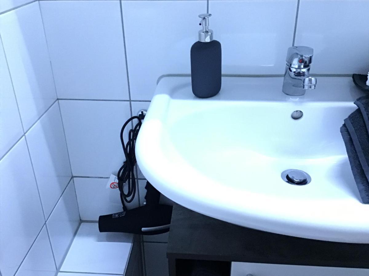 Apartment 1 Mit Terrasse Und Pkw-Stellplatz Leverkusen Zewnętrze zdjęcie